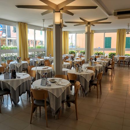 Hotel Doria Cavi di Lavagna Esterno foto