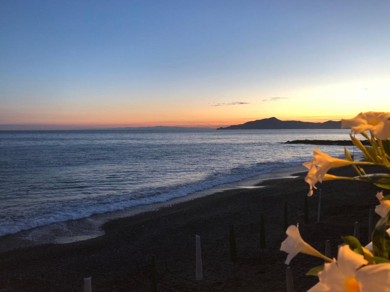 Hotel Doria Cavi di Lavagna Esterno foto